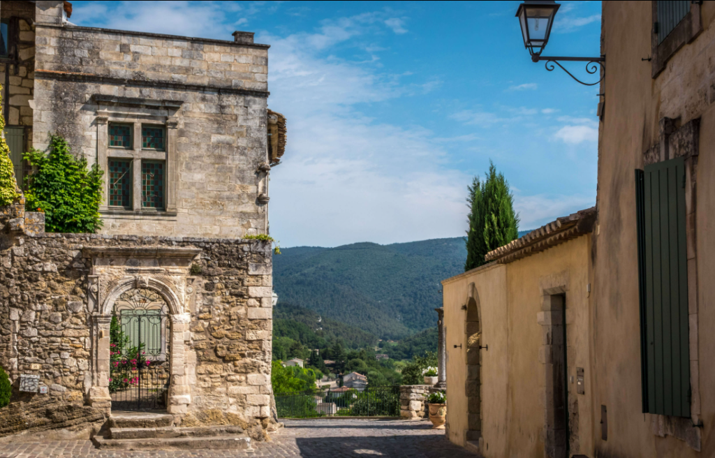 프로방스, 2026년 발렌타인데이 최고의 낭만 도시 선정! 숨겨진 이유는? - image 49